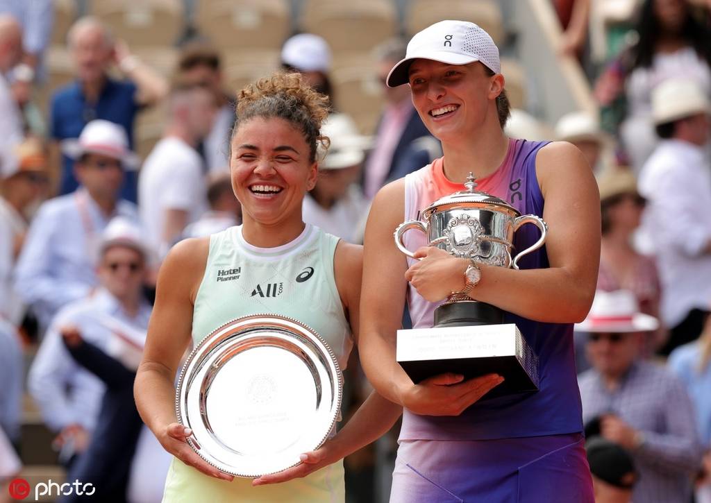  斯维亚特克卫冕成功，法网女单三连冠