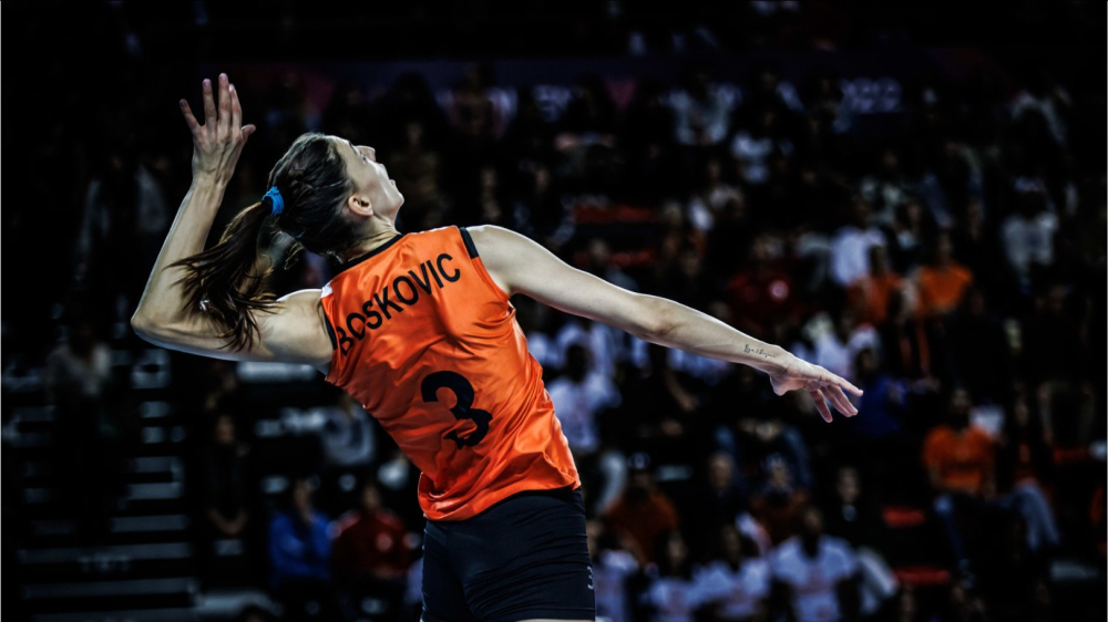  弗里茨发球上网，德尔雷海滩站打破冠军荒