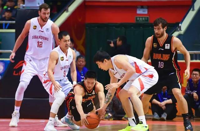  北控男篮多点开花，主场大胜南京同曦队