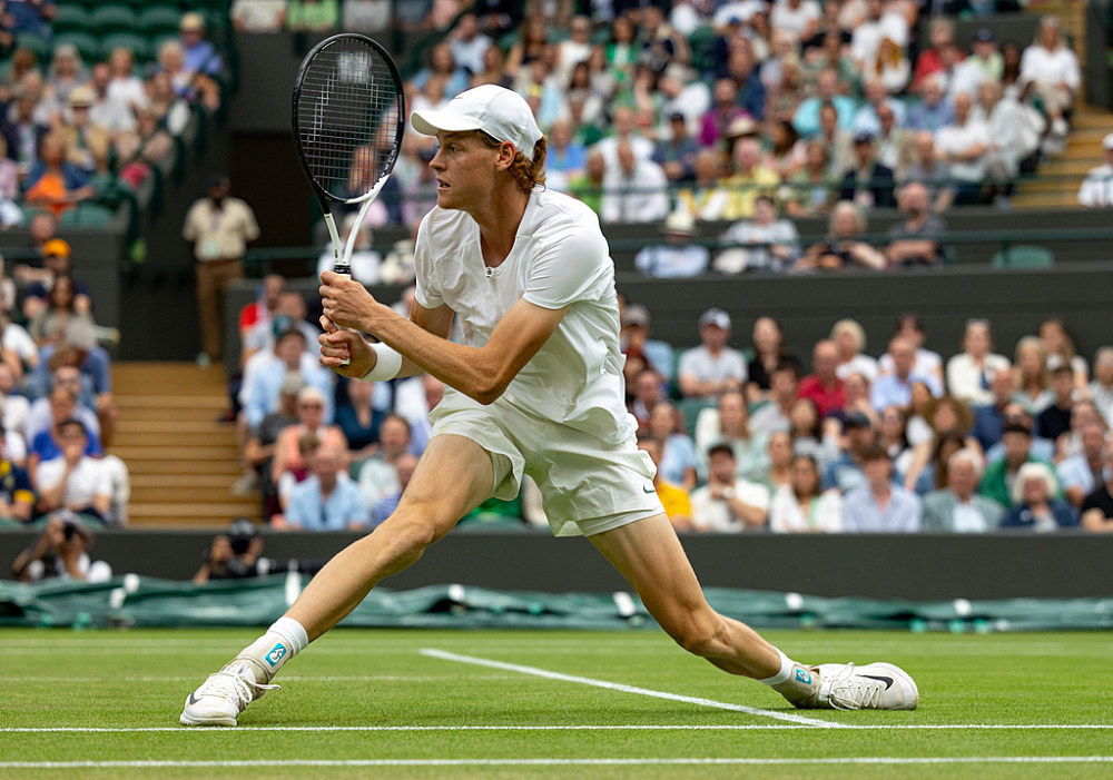  辛纳发球火力全开，蒙特利尔站斩获生涯首冠